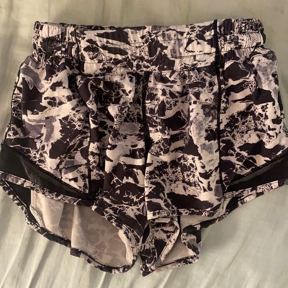 Lululemon shorts size 4